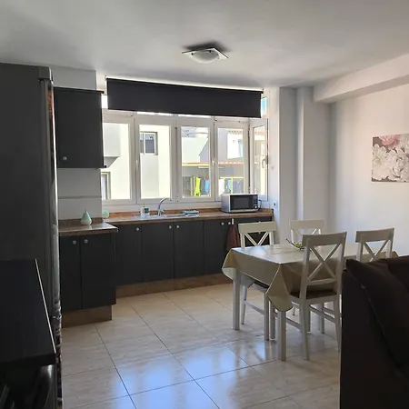 Ar - De 3 Con Ascensor En Huesas, Apartamento *