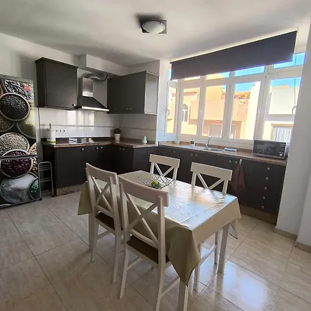 Apartment Ar - De 3 Con Ascensor En Huesas, Telde